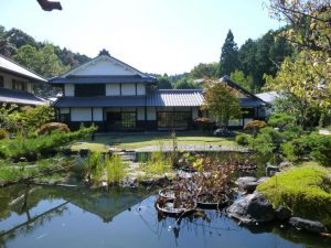 三光丸／クスリ資料館／庭